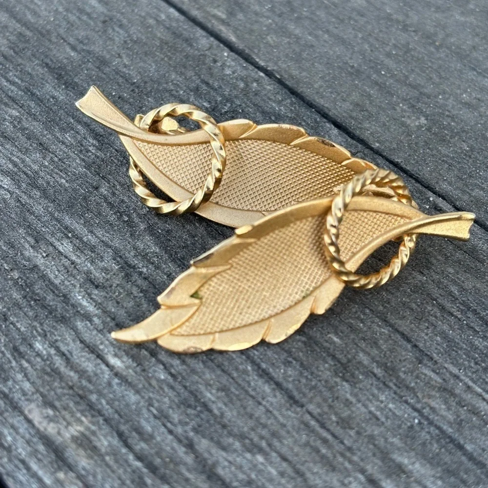 Vintage Hair Barrette Set of 2 Gold Metal Leaf Style Clip Hair Accessory